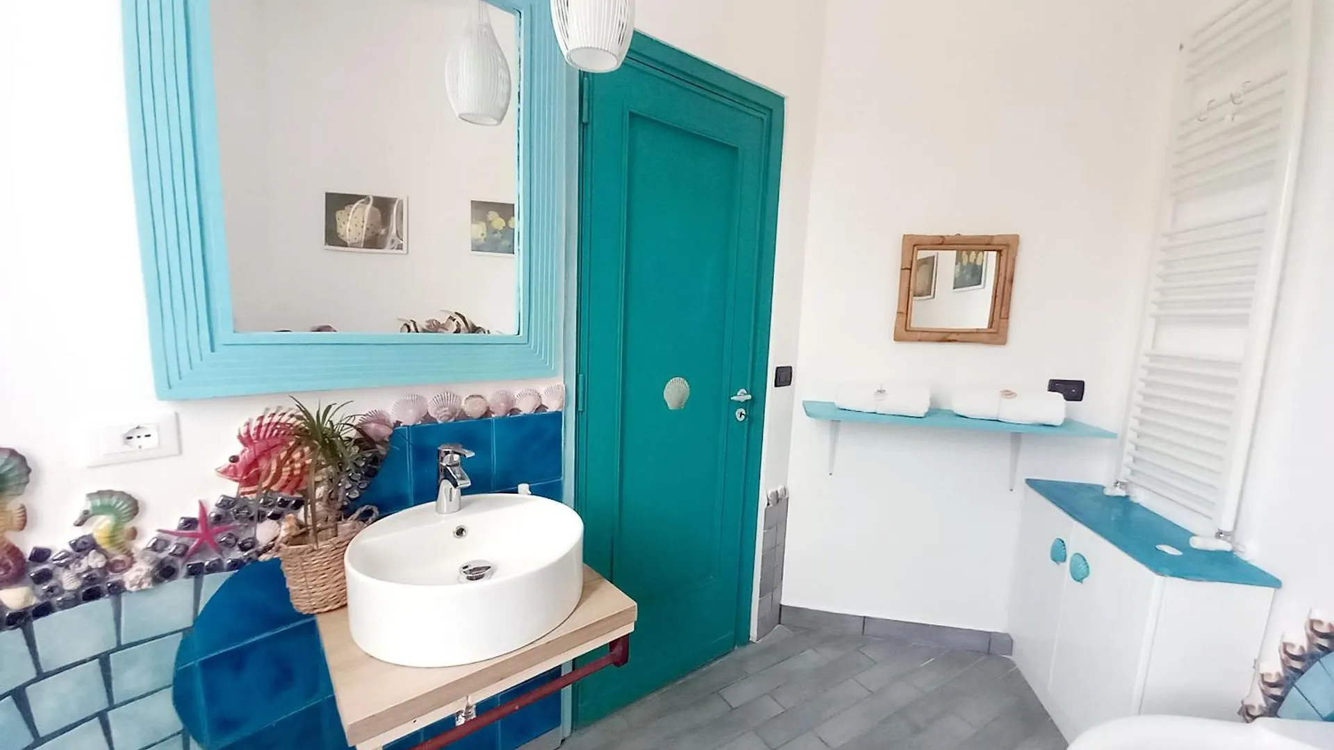 Villa Mondello Jacuzzi Room E Terraces Room Guest house