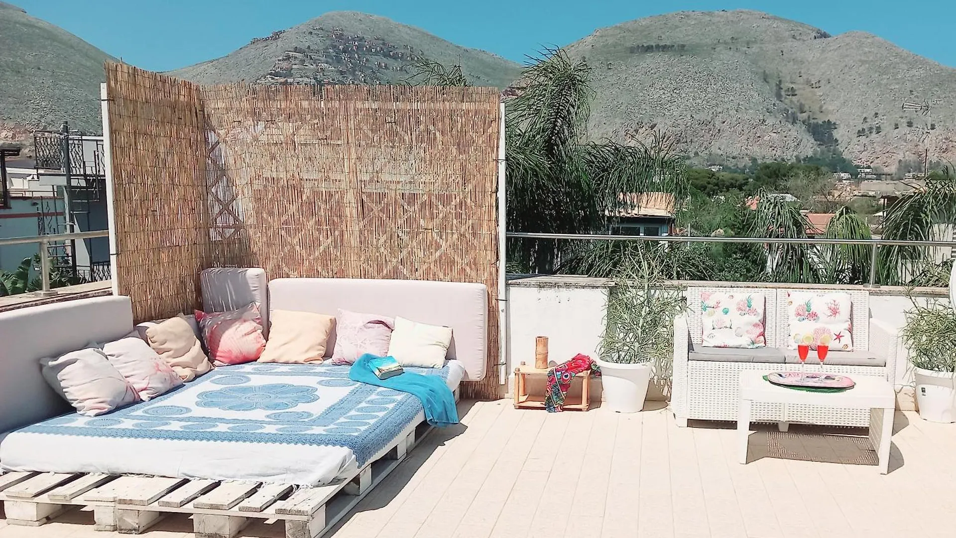 Guest house Villa Mondello Jacuzzi Room E Terraces Room Italy